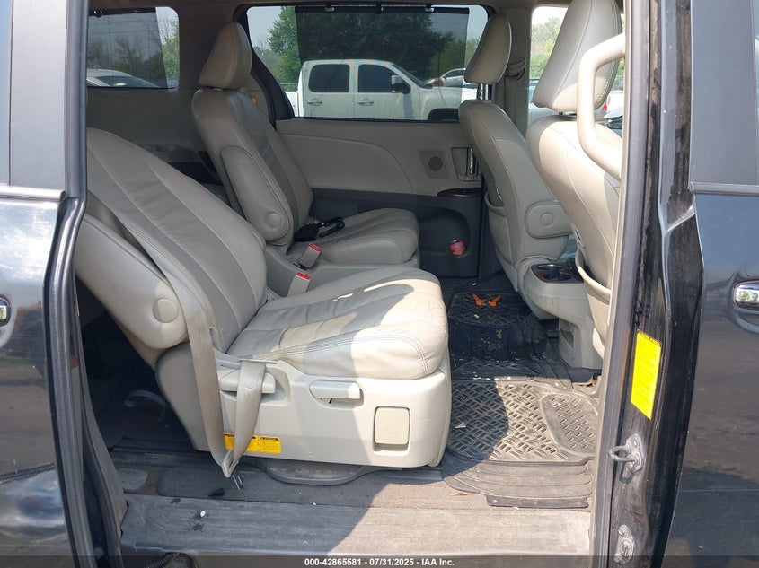 2011 Toyota Sienna Xle VIN: 5TDDK3DCXBS026753 Lot: 42865581