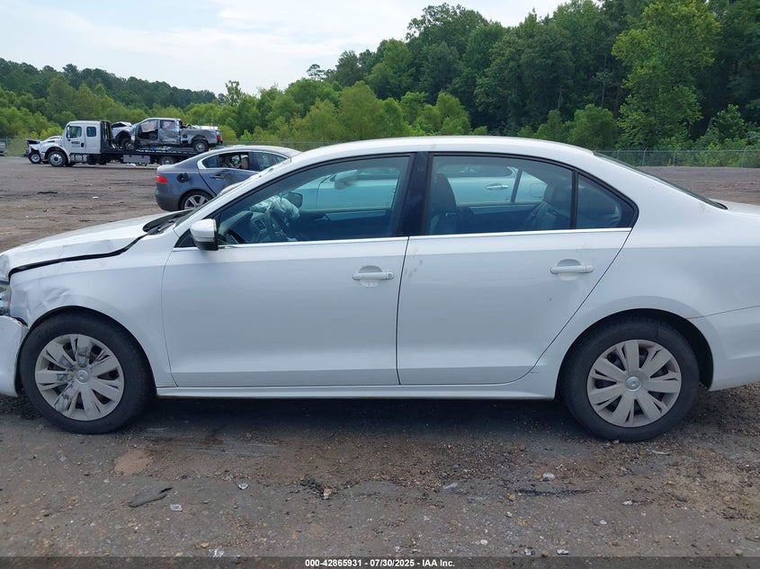 2013 VOLKSWAGEN JETTA 2.5L SE - 3VWDP7AJ8DM404516