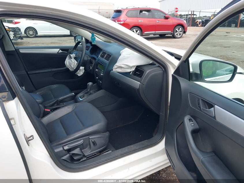 2013 VOLKSWAGEN JETTA 2.5L SE - 3VWDP7AJ8DM404516