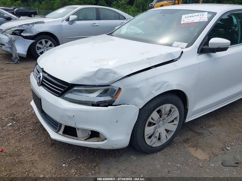 2013 VOLKSWAGEN JETTA 2.5L SE - 3VWDP7AJ8DM404516