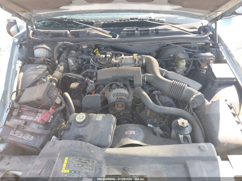 2004 Mercury Grand Marquis Gs VIN: 2MEFM74WX4X672773 Lot: 42866080