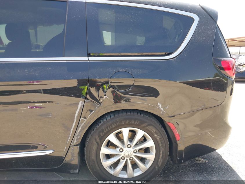 2017 Chrysler Pacifica Touring-L VIN: 2C4RC1BG5HR730325 Lot: 42866443