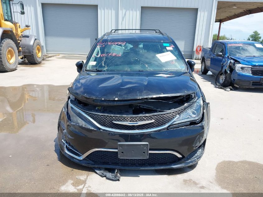 2017 Chrysler Pacifica Touring-L VIN: 2C4RC1BG5HR730325 Lot: 42866443