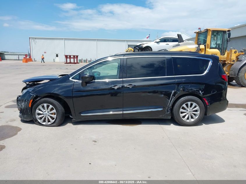 2017 Chrysler Pacifica Touring-L VIN: 2C4RC1BG5HR730325 Lot: 42866443