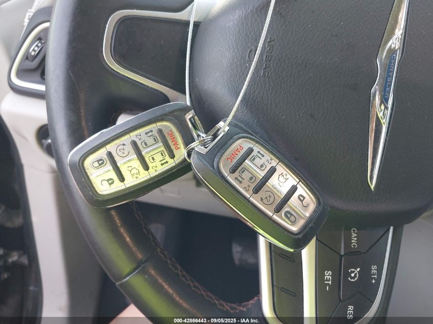 2017 Chrysler Pacifica Touring-L VIN: 2C4RC1BG5HR730325 Lot: 42866443