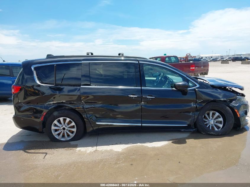 2017 Chrysler Pacifica Touring-L VIN: 2C4RC1BG5HR730325 Lot: 42866443