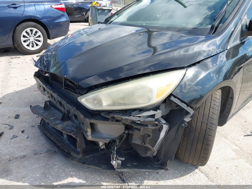 2015 FORD FOCUS SE - 1FADP3F26FL329970