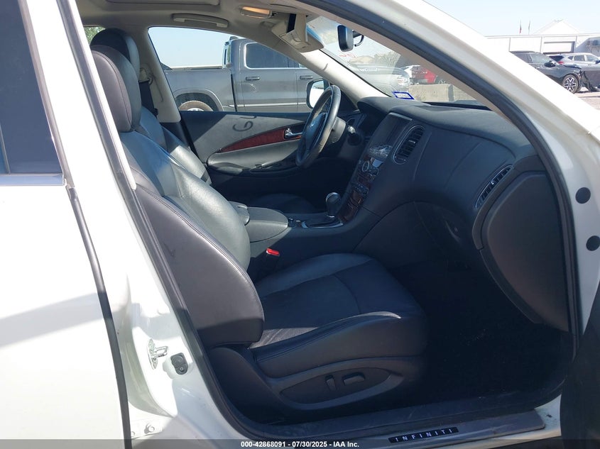 2017 INFINITI QX50 - JN1BJ0RP2HM384215