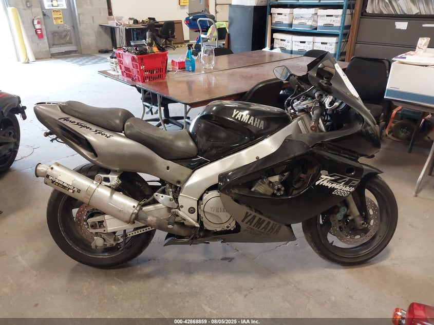1997 Yamaha Yzf1000 R VIN: JYA4YWE05VA000725 Lot: 42868859