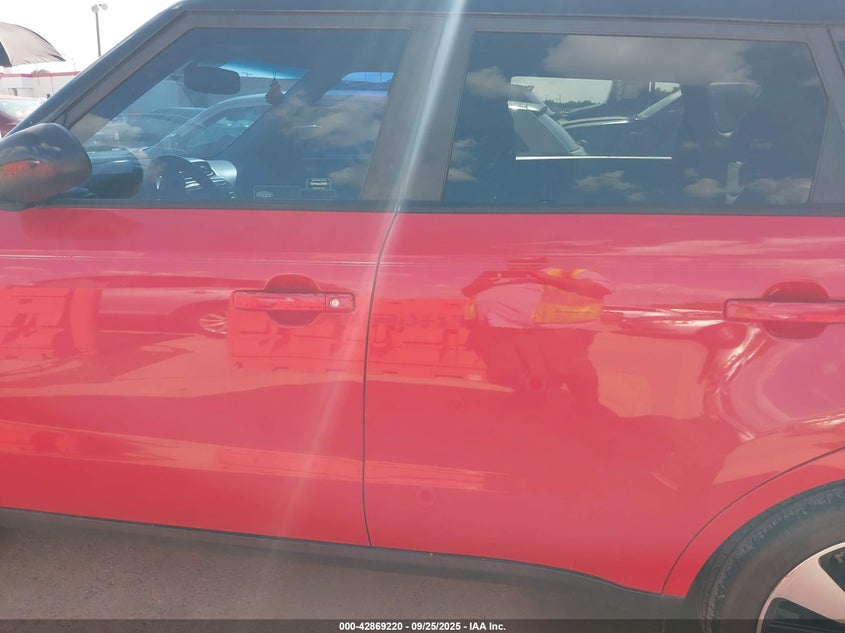 2018 KIA SOUL + - KNDJP3A50J7598336