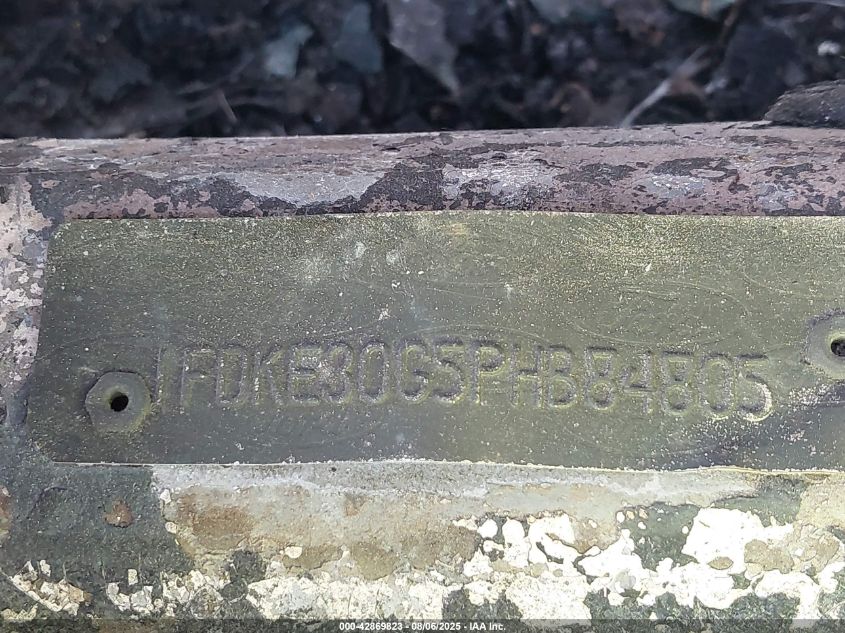 1994 Ford Econoline E350 Cutaway Van VIN: 1FDKE30G5PHB84805 Lot: 42869823