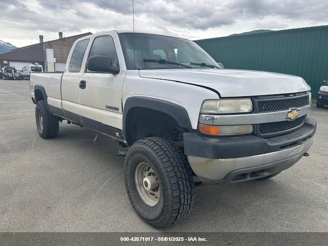 2001 Chevrolet Silverado 2500Hd Ls/Lt white truck gasoline 1GCHK29U61E143795 photo #1