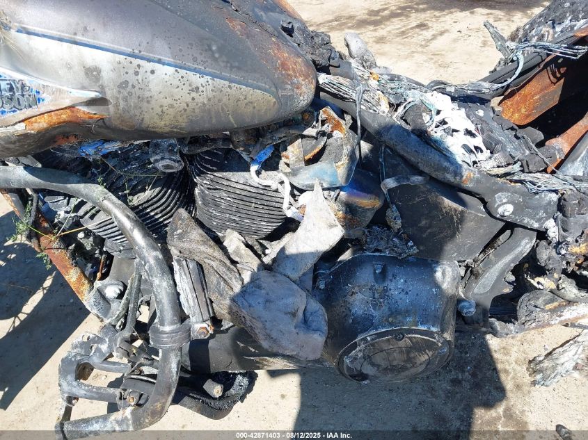 2014 Harley-Davidson Flstc Heritage Softail Classic VIN: 1HD1BWV18EB012832 Lot: 42871403