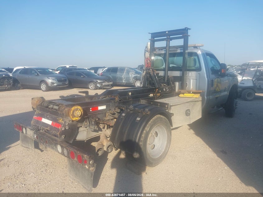 1FDUF5HT3FEC62632 2015 FORD F550 photo no. 4