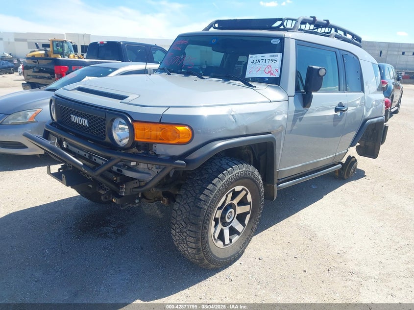 Vin: jtebu4bf6dk165658, lot: 43365412, toyota fj cruiser 20132