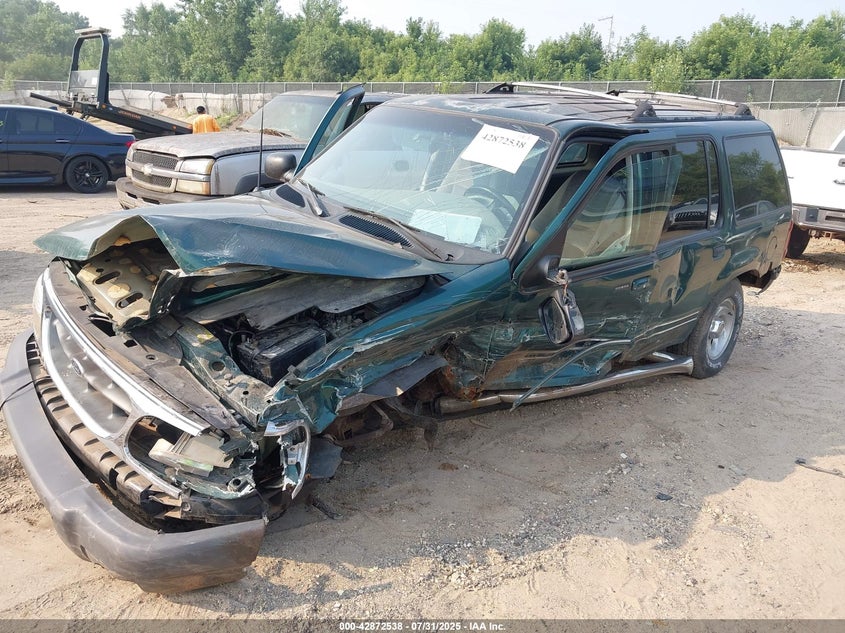 1FMZU73E9YZB01682 2000 FORD EXPLORER photo no. 2