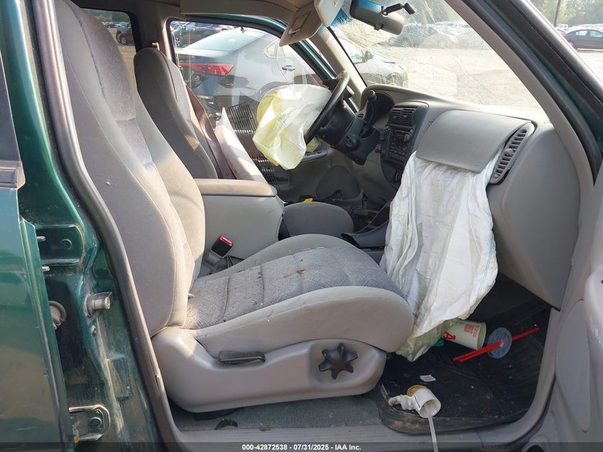 1FMZU73E9YZB01682 2000 FORD EXPLORER photo no. 5