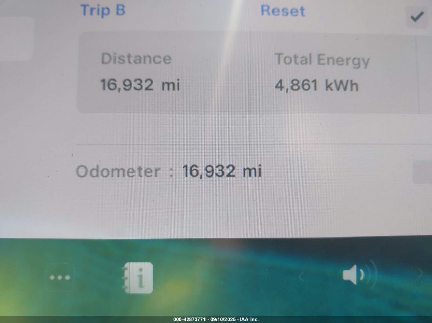 2024 Tesla Model Y Performance Dual Motor All-Wheel Drive VIN: 7SAYGDEF8RA285435 Lot: 42873771