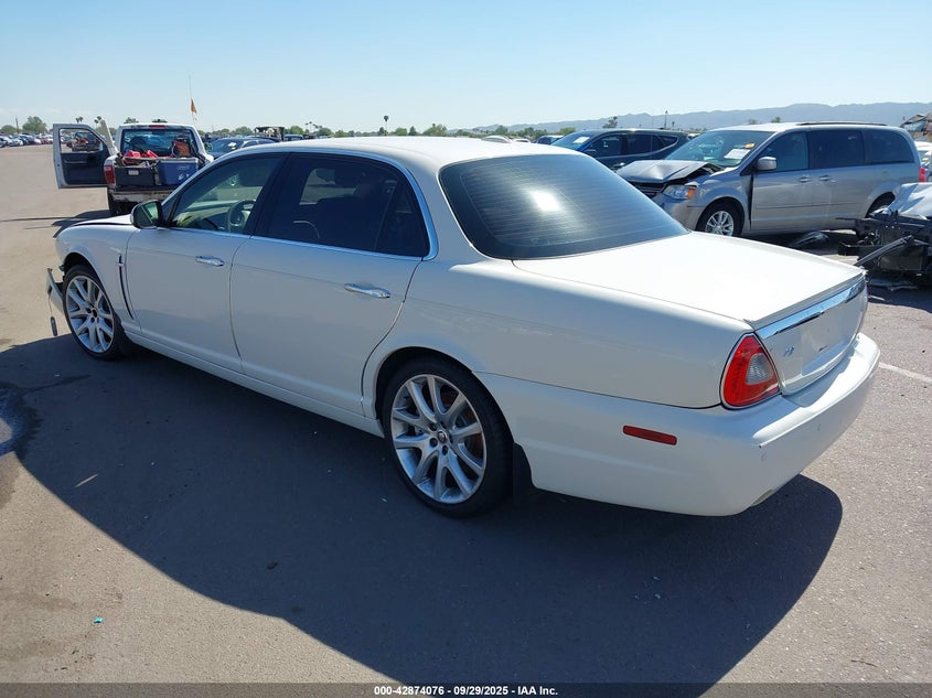 2008 Jaguar Xj Xj8 L white sedan gasoline SAJWA79B48SH20684 photo #4