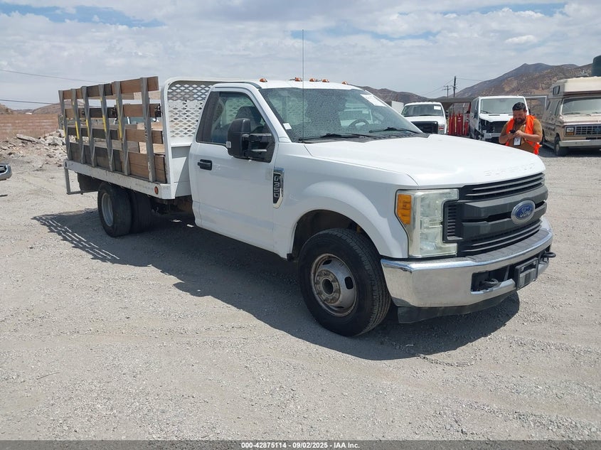 1FDRF3G65HEC04420 2017 Ford F-350 Chassis Xl auction photo 1