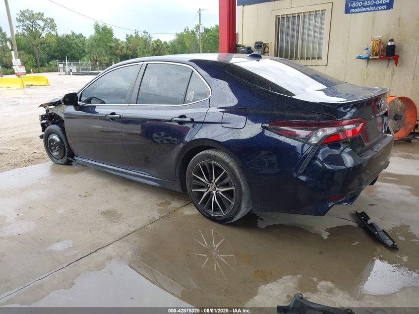 4T1G11AK5MU580843 2021 TOYOTA CAMRY photo no. 3