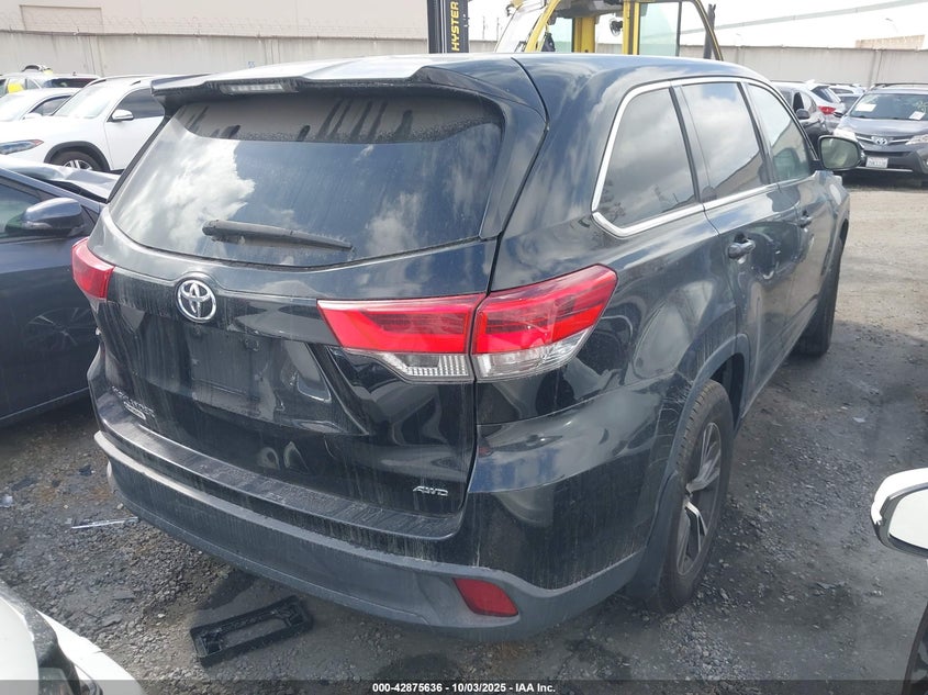 5TDBZRFH7JS809915 2018 TOYOTA HIGHLANDER photo no. 4