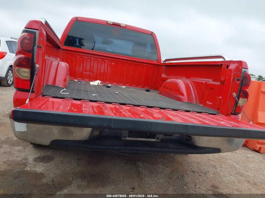 2005 Chevrolet Silverado 1500 Work Truck VIN: 1GCEC14X25Z355782 Lot: 42876005