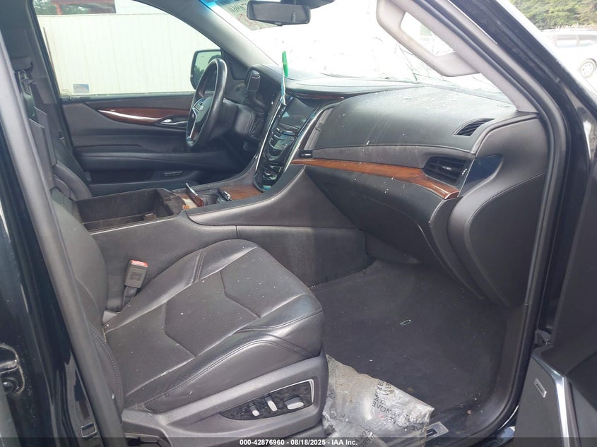 1GYS3HKJ1HR174519 2017 CADILLAC ESCALADE photo no. 5