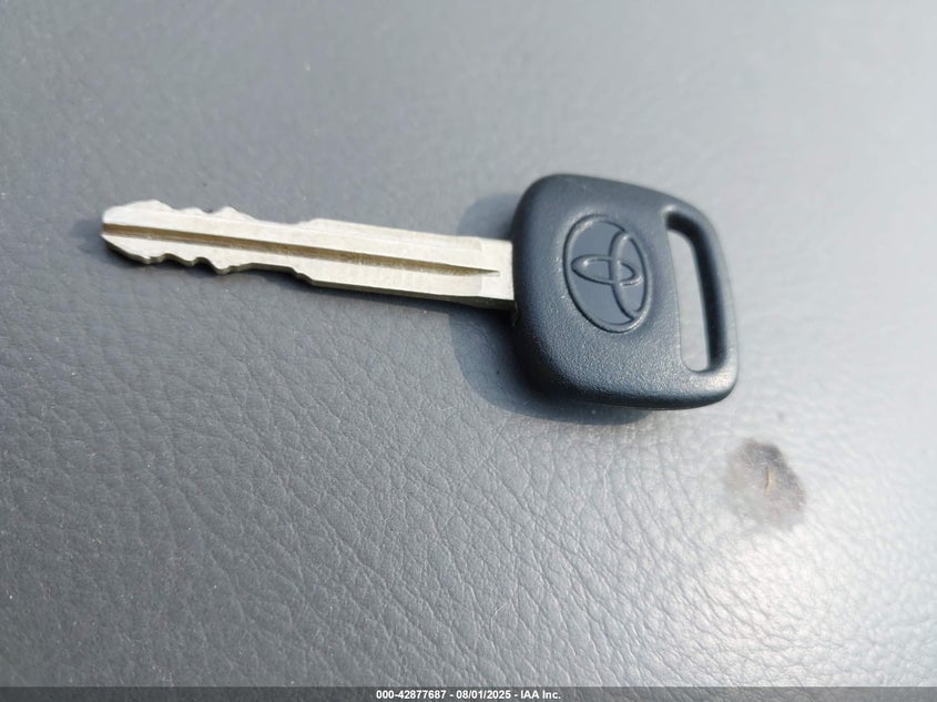 2002 Toyota Camry Le VIN: 4T1BE30K42U595228 Lot: 42877687