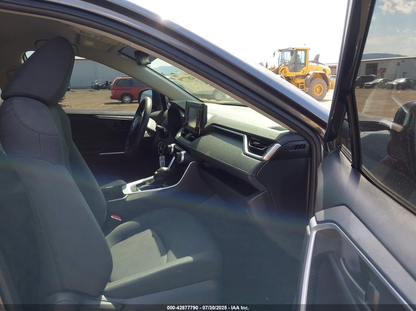 2019 TOYOTA RAV4 LE - JTMG1RFV7KD511946