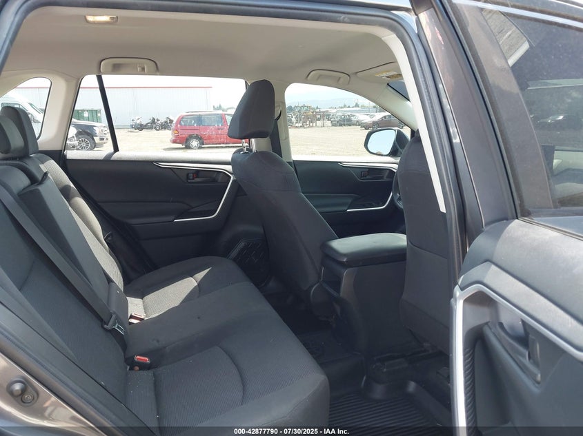 2019 TOYOTA RAV4 LE - JTMG1RFV7KD511946
