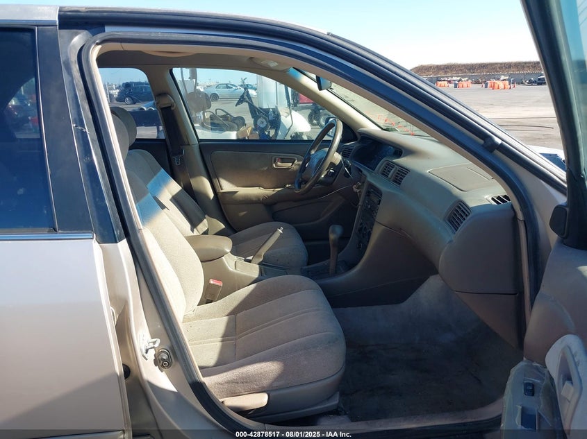 4T1BG22K51U828601 2001 TOYOTA CAMRY photo no. 5