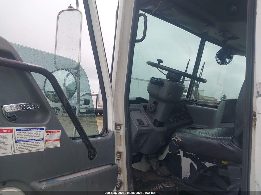 2006 STERLING TRUCK CONDOR auction photo 7