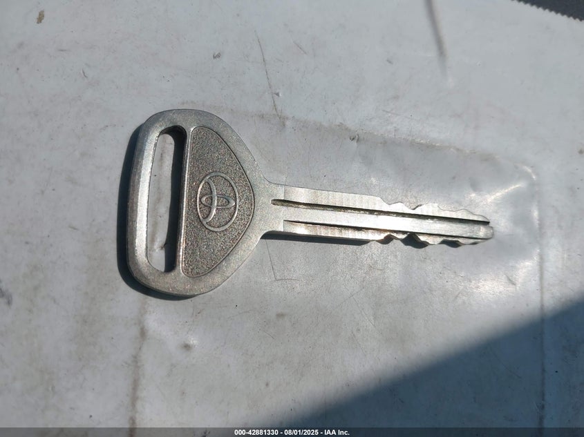 1994 Toyota Camry Xle VIN: 4T1GK13E2RU055699 Lot: 42881330