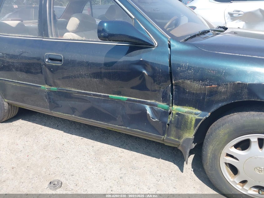 1994 Toyota Camry Xle VIN: 4T1GK13E2RU055699 Lot: 42881330