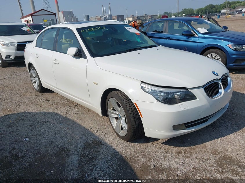 WBANV13548CZ57470 2008 BMW 528Xi auction photo 1