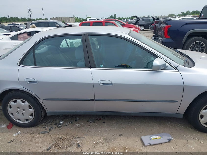 1998 Honda Accord Lx VIN: 1HGCG5647WA140874 Lot: 42882556