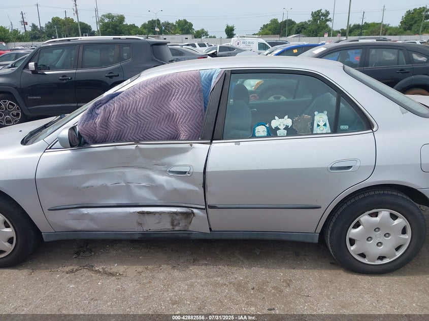 1998 Honda Accord Lx VIN: 1HGCG5647WA140874 Lot: 42882556