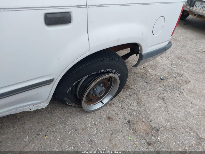 1992 Ford Explorer VIN: 1FMDU34X2NUC70261 Lot: 42882901