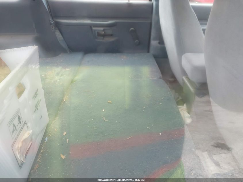 1992 Ford Explorer VIN: 1FMDU34X2NUC70261 Lot: 42882901