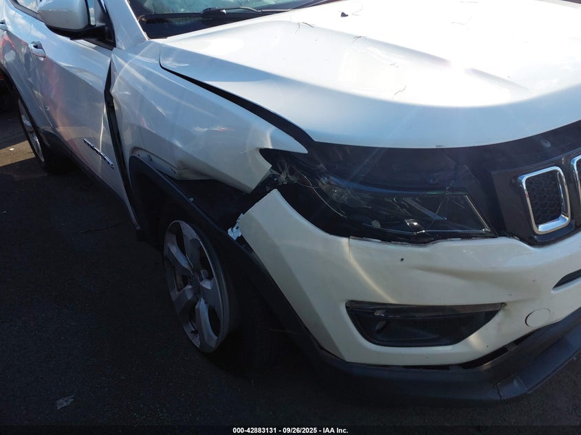 VIN 3C4NJDBB2JT113462 2018 JEEP COMPASS LATITUDE