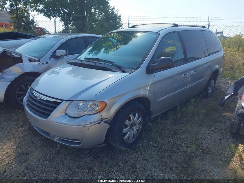 2006 Chrysler Town & Country Touring silver suv gasoline 2A4GP54L36R784694 photo #3