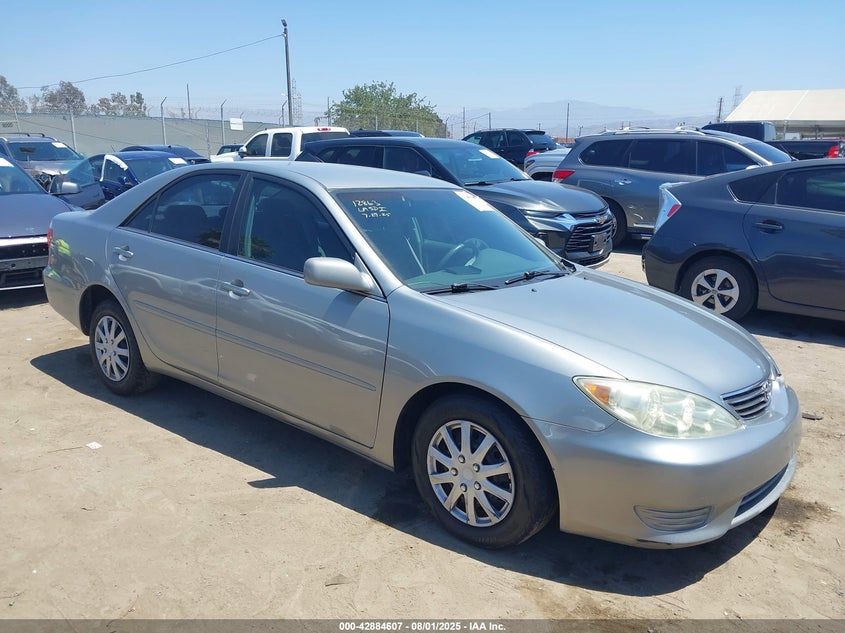 4T1BE32K25U564898 2005 Toyota Camry Le auction photo 1