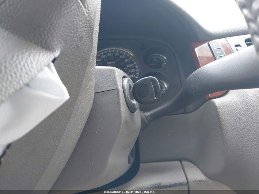 2008 GMC Yukon Slt VIN: 1GKFK13098J193135 Lot: 42884813