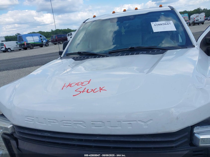 2017 Ford F-250 Xl VIN: 1FDBF2A66HED32640 Lot: 42885047