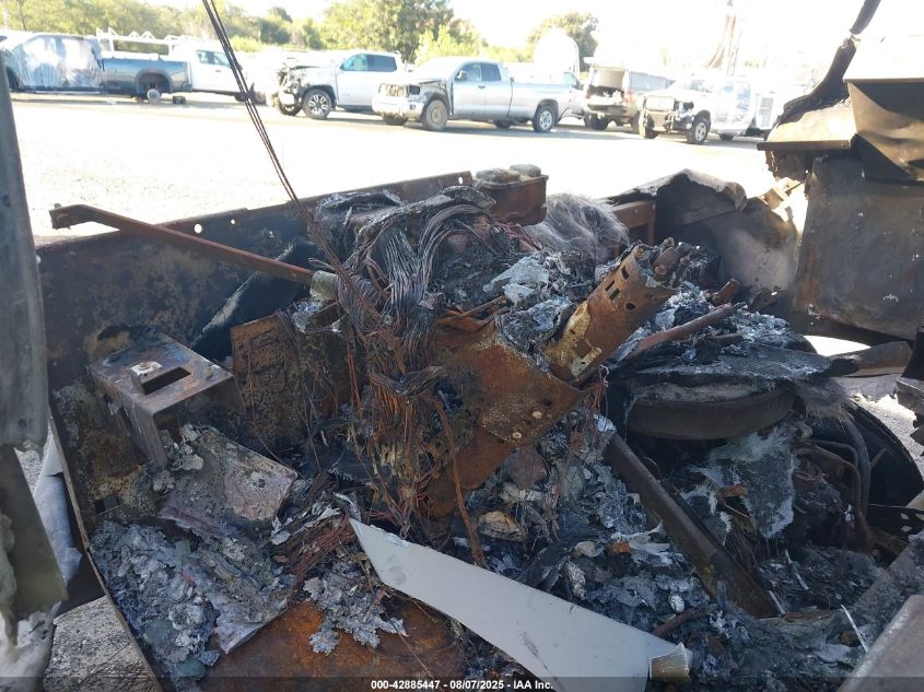 1994 GMC Forward Control Chassis P3500 VIN: 1GDHP32K0R3500049 Lot: 42885447