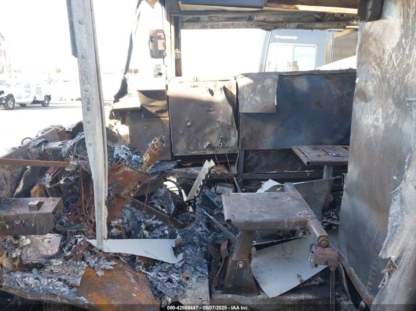 1994 GMC Forward Control Chassis P3500 VIN: 1GDHP32K0R3500049 Lot: 42885447