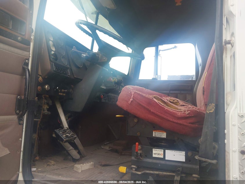 1992 International 9000 9400 VIN: 2HSFHB7R4NC058607 Lot: 42886556