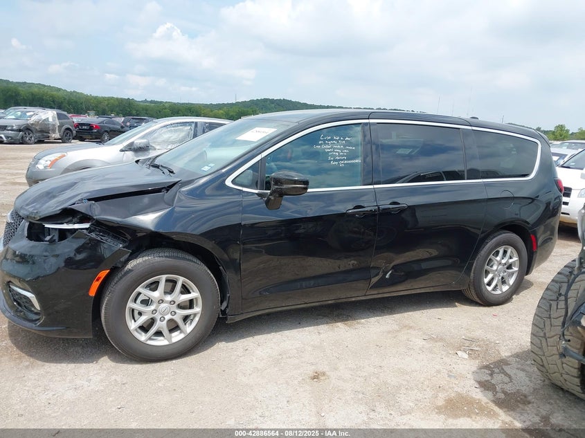 2C4RC1BG7SR584131 2025 Chrysler Pacifica 3.6 Select Black