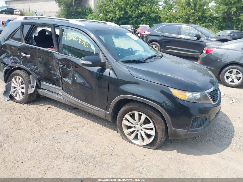 2011 KIA SORENTO VIN: 5XYKT4A25BG082988